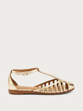 T-Strap-Sandalen aus laminiertem Leder mit Nieten - Platin | FRAU