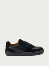 Urban sneakers with suede inserts - Black | FRAU