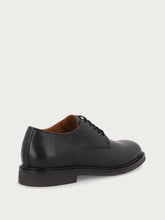 Leather lace-ups with contrasting outsole - Black | FRAU