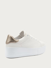 Plateau-Sneaker aus Leder - Weißbronze | FRAU
