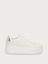 Plateau-Sneaker aus Leder - Weißsilber | FRAU