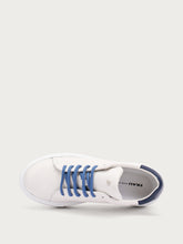 Sneaker aus Leder mit Einsätzen in Kontrastfarbe - KREIDENacht | FRAU