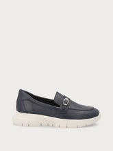 Extraleichter Slip-On aus Leder mit kleiner Zierschnalle - Blau | FRAU