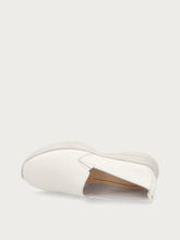 Extraleichter Slip-On aus Leder - Off White | FRAU