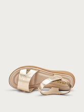 Sandali ComfortTech in pelle laminata con strap - Platino | FRAU