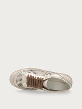 Sneaker aus gelasertem laminiertem Leder - Platin | FRAU
