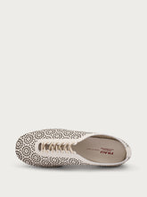 Schnürschuh aus gelasertem Leder - Off White | FRAU