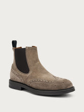 Brit-style Chelsea boots in antiqued suede - Mink | FRAU