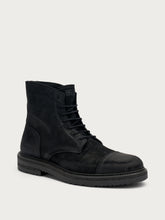 Vintage-effect leather combat boots - Black | FRAU