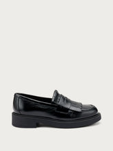 Creased leather loafers with fringing - Black | FRAU