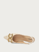 Slingback aus Bouclé mit Schmuckdetail - Goldbeige | FRAU