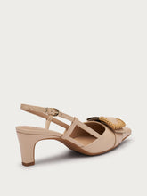 Slingback in pelle con accessorio - Crema | FRAU