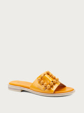 Patent leather sliders - Apricot | FRAU