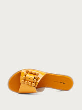 Patent leather sliders - Apricot | FRAU