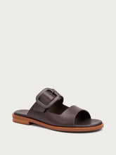 Pantoletten aus Leder mit Schnalle in abgestimmter Farbe - Dunkelbraun | FRAU