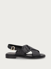 Leather sandals with tonal buckle - Black | FRAU