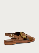 Sandalen aus Leder mit runder Schnalle - Mou | FRAU