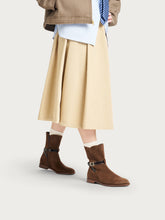 Ankle Boots aus Veloursleder mit Riemchen - Kakao | FRAU