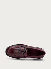 Creased polished leather loafers with buckle - Bordeaux | FRAU