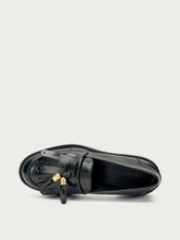 Brushed leather loafers with tassels - Black | FRAU