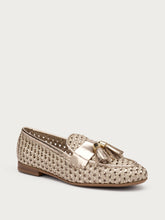 Mocassino in pelle laminata intrecciata con nappine - Platino | FRAU