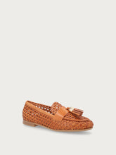 Mocassino in pelle intrecciata con nappine - Cognac | FRAU