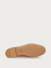 Mocassino in pelle intrecciata con nappine - Cognac | FRAU