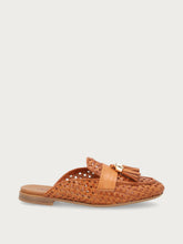 Sabot in pelle intrecciata con nappine - Cognac | FRAU