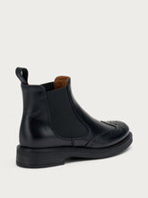 Brushed-finish leather Chelsea boots with wing-tip design - BLACKblack | FRAU