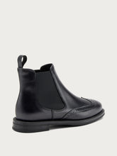 Finished leather Chelsea boots with wing-tip design - Black | FRAU