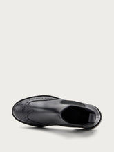 Finished leather Chelsea boots with wing-tip design - Black | FRAU