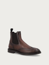 Beatle-Boots im Schwalbenschwanz-Design aus aerografiertem Leder in Braun - Walnuss | FRAU