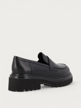 Damen-Mokassins aus Leder in Schwarz mit Chunky-Sohle - Schwarz | FRAU