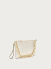 Pochette aus laminiertem Leder - Platin | FRAU