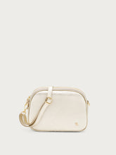 Tasche aus laminiertem Leder mit Kette - Platin | FRAU
