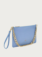 Clutch aus Leder mit Kette - Jeansblau | FRAU
