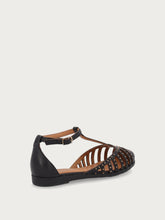 Sandali T-bar in pelle con borchiette - Nero | FRAU