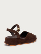 Sandalen mit Plateau aus Veloursleder - Kakao | FRAU