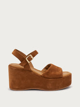 Sandalen mit Keilabsatz aus Veloursleder - Gebrannt | FRAU