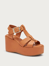 Gladiatorsandalen aus Leder mit Keilabsatz - Nussbaum | FRAU