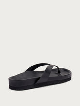 Plain leather thong sandals - Black | FRAU