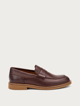 Leather loafers with contrasting outsole - Chestnut | FRAU