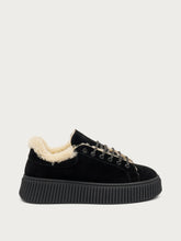 Sneakers with shearling lining - Black | FRAU