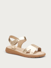 ComfortTech laminated leather sandals with strap - Platinum | FRAU