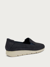 ComfortTech-Slip-On aus gestanztem Nubukleder - Marineblau | FRAU