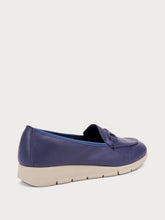 ComfortTech leather loafers with clasp detail - Navy Blue | FRAU