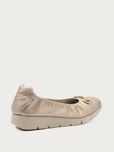 Comfort ballet flats in laminated leather - Platinum | FRAU