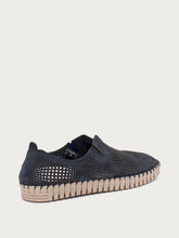 Slip-On aus gelasertem Nubukleder - Blau | FRAU