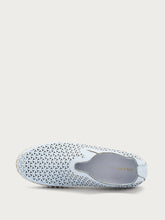 Slip-on in nabuk laserato - Acqua | FRAU