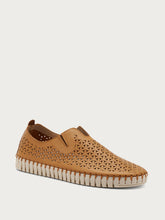 Slip-on in pelle laserata - Caramello | FRAU